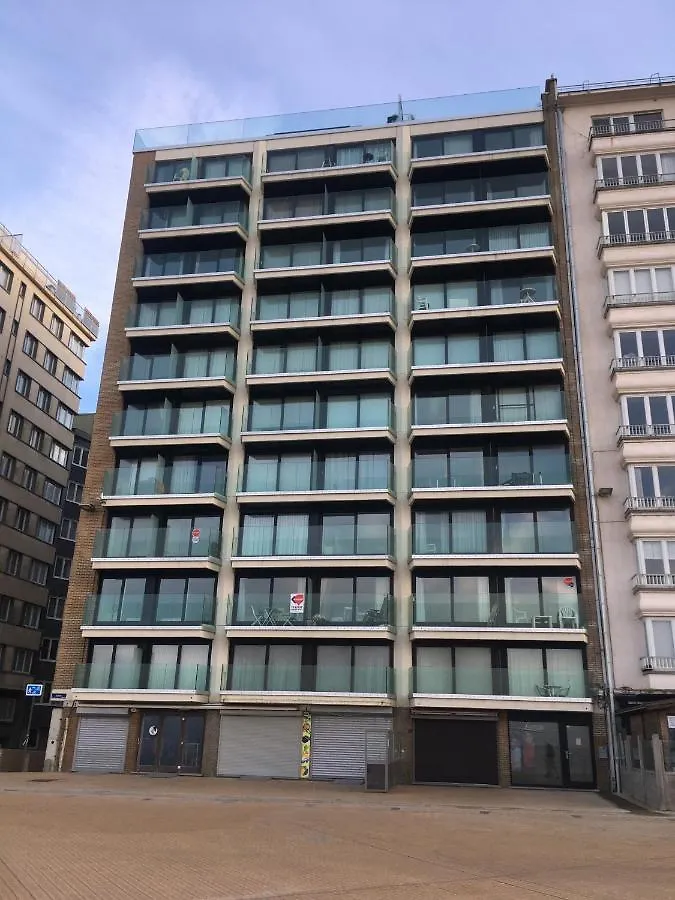 Prachtige Studio Met Frontaal Zeezicht En Terras 4 Pers. Oostende Daire