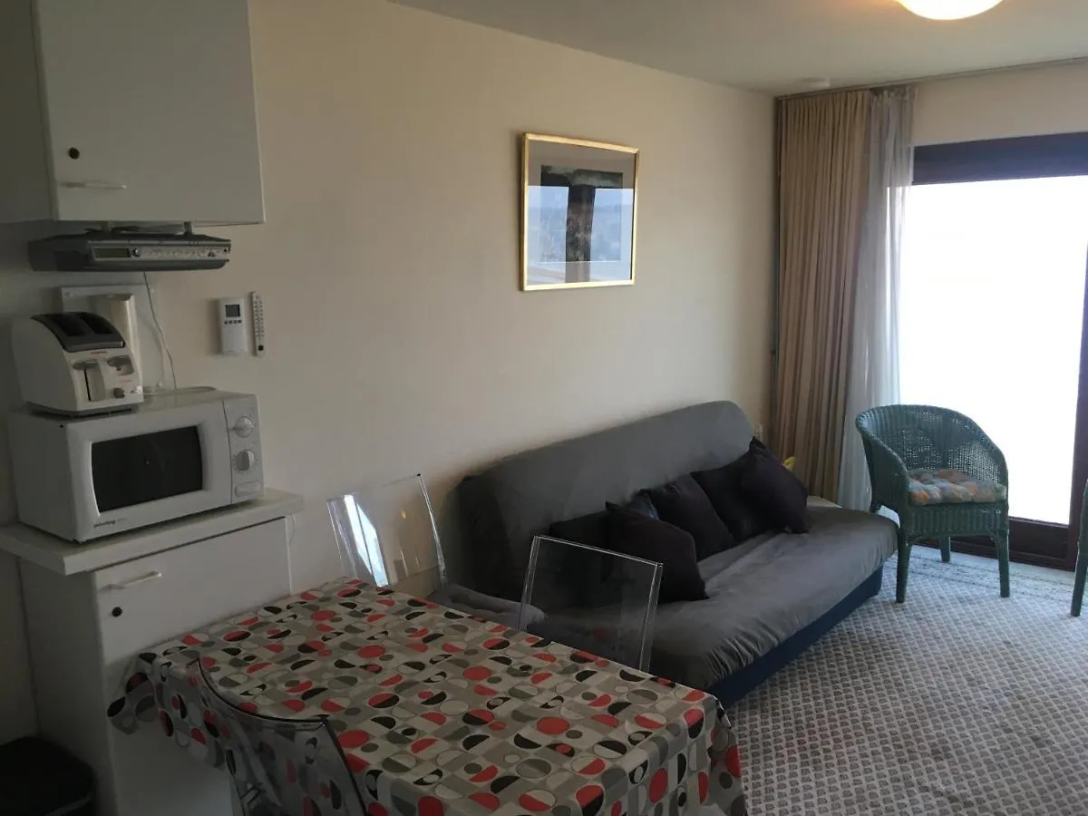 Prachtige Studio Met Frontaal Zeezicht En Terras 4 Pers. Oostende